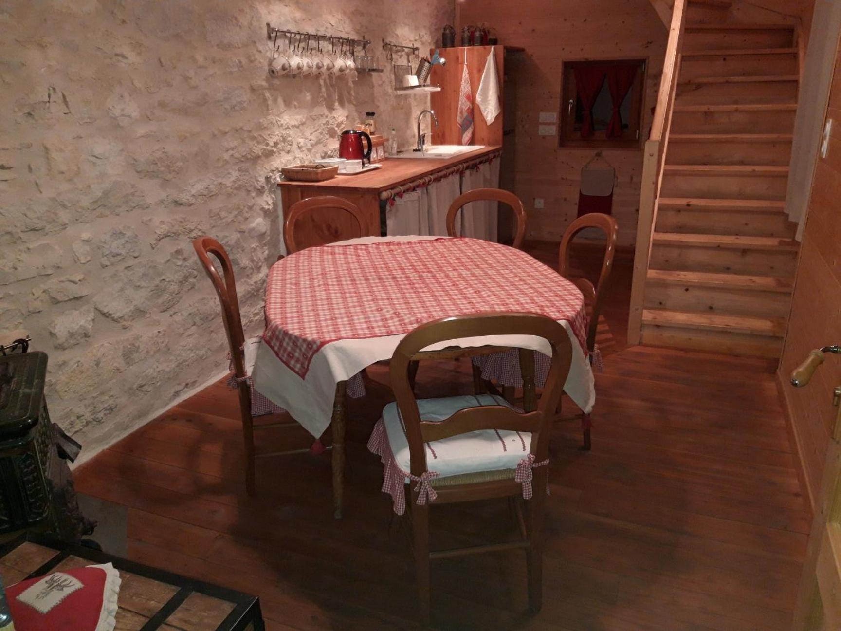 Valreley, Chambres Et Table D'Hotes Eco-Friendly Avec Bain Nordique Au Sud Du Massif Du Jura Champagne-en-Valromey ภายนอก รูปภาพ