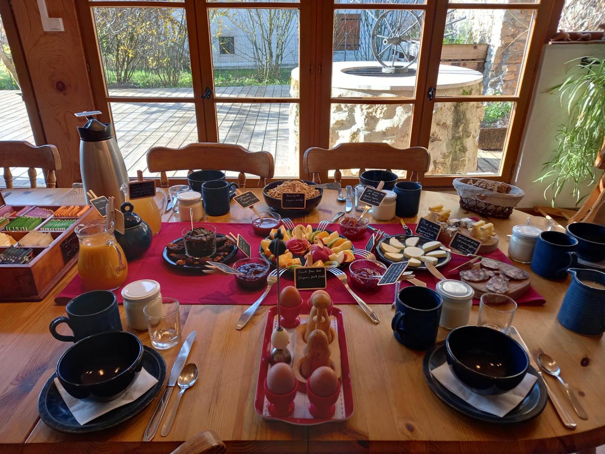 Valreley, Chambres Et Table D'Hotes Eco-Friendly Avec Bain Nordique Au Sud Du Massif Du Jura Champagne-en-Valromey ภายนอก รูปภาพ
