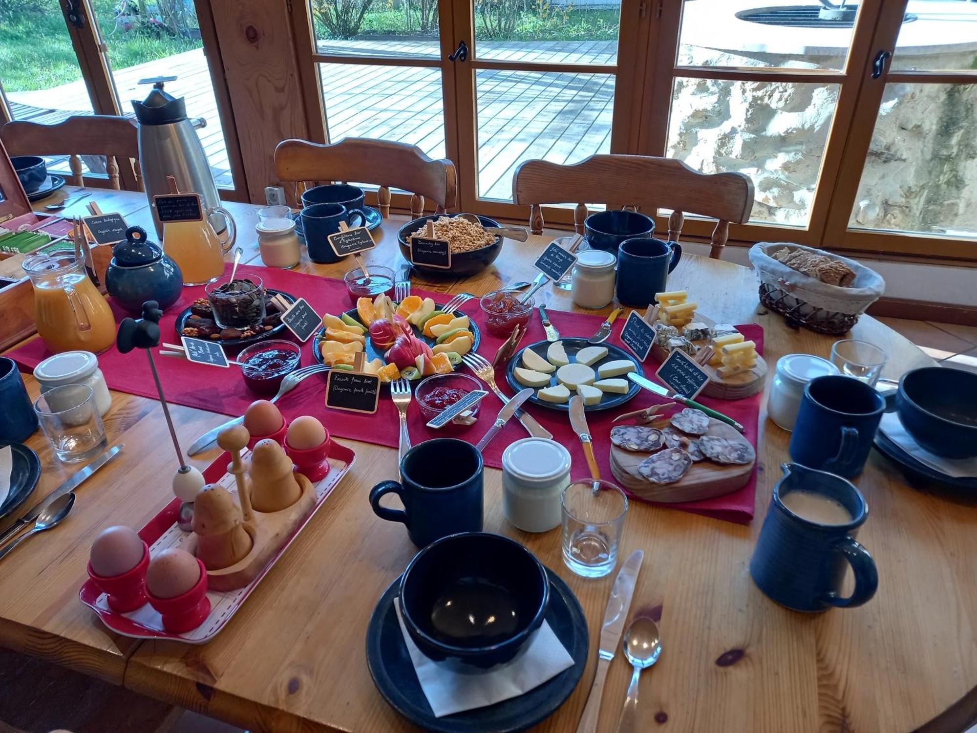Valreley, Chambres Et Table D'Hotes Eco-Friendly Avec Bain Nordique Au Sud Du Massif Du Jura Champagne-en-Valromey ภายนอก รูปภาพ